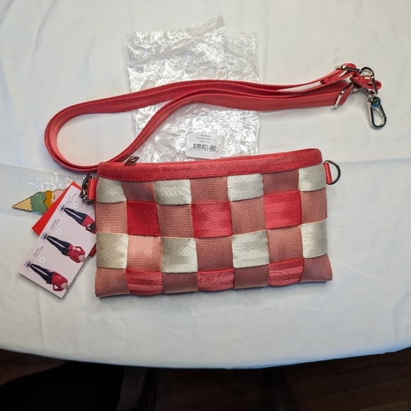 Harvey's Peaches & Cream Hip Pack - Picture 2 of 7